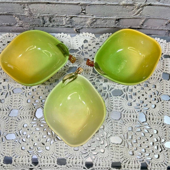 Vintage WCL Art Pottery Ceramic Fruit Pear Condiment bowls set of 3 - Picture 3 of 4